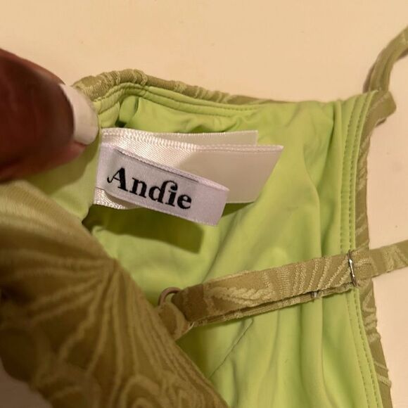 Andie Molokai Womens Small Bikini Swim Top Green Textured Floral Print NWOT - Picture 3 of 4